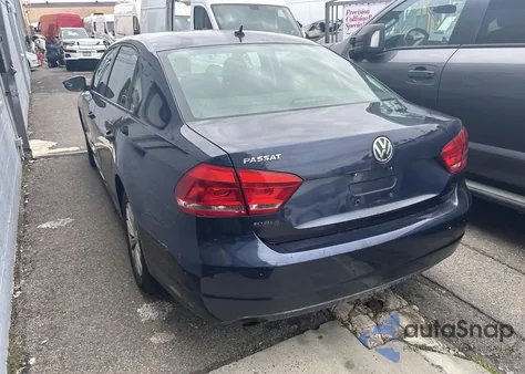 2012 Volkswagen Passat 2.5L S z USA, uszkodzony, nr VIN 1VWAP7A31CC087733